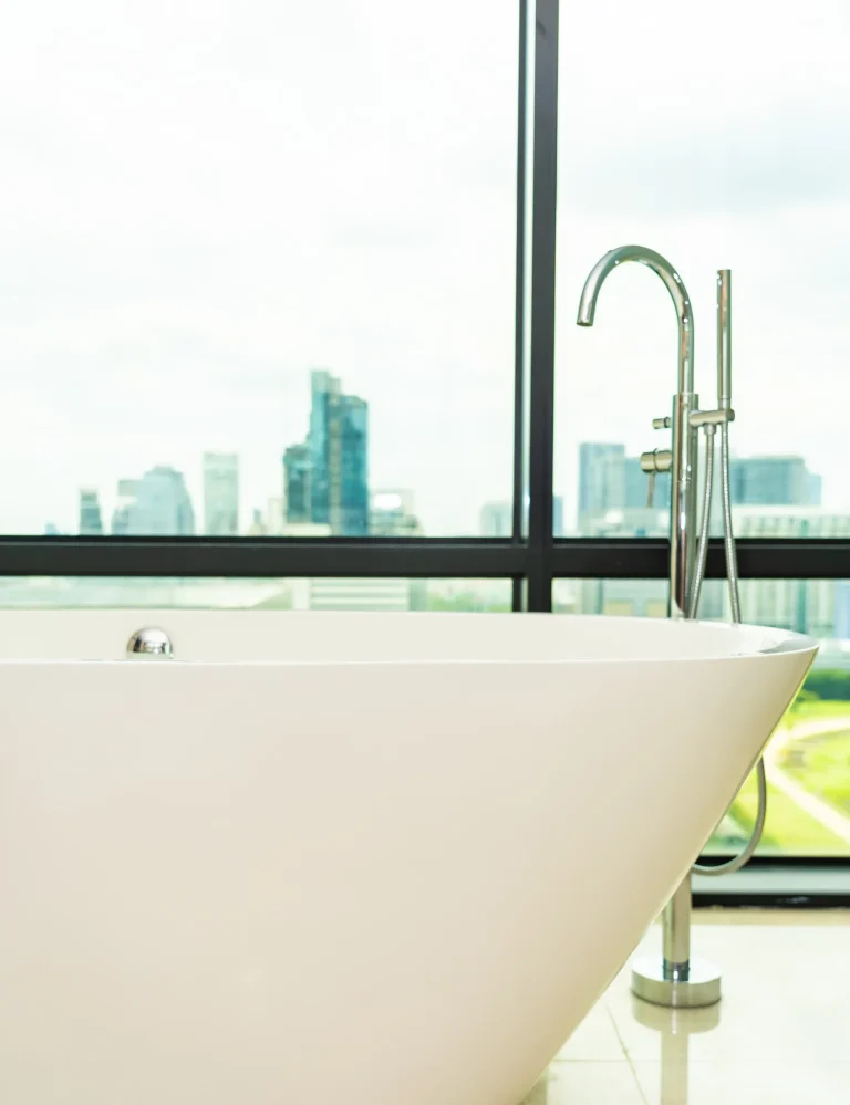 a-Floor-Mounted-Bath-Mixer